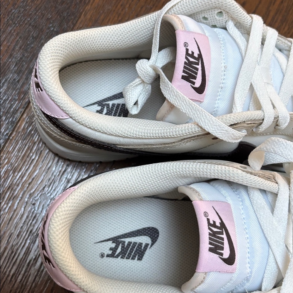 NIKE WOMENS DUNK LOW SIZE 9.5 white/baroque brown HF9990 100. New - Picture 5 of 6